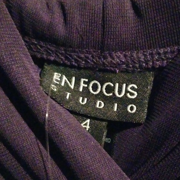 Classic, Elegant full length runway ready gown! - Picture 8 of 8